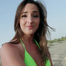 ▷ Amirah Adara in Beach Bum Babe (Photo 385) | Mofos