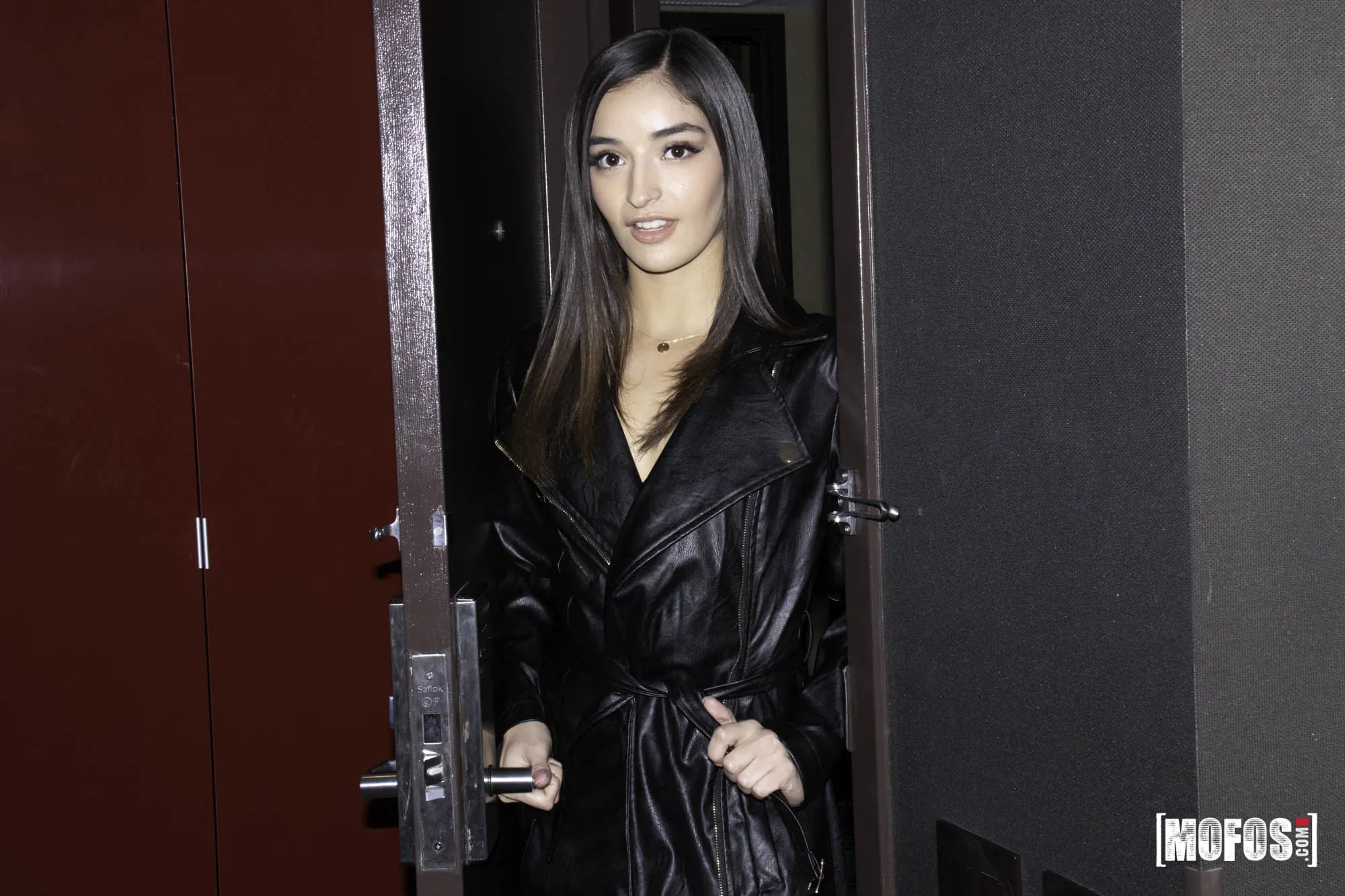 ▷ Emily Willis in Your Slut For the Night (Photo 1) | Mofos