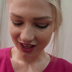 Lucy Heart in 'Mofos' Blonde Filled With Customer Service (Thumbnail 430)
