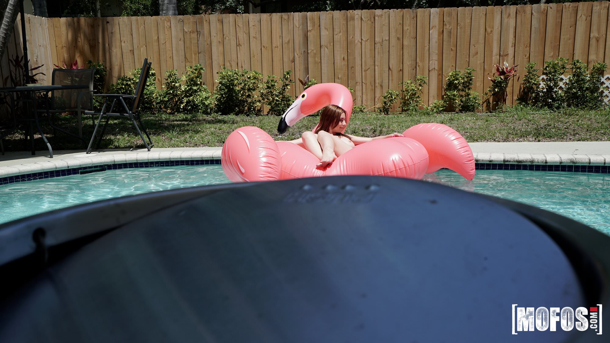 Mofos 'Poolside Peeking' starring Scarlett Johnson (Photo 18)